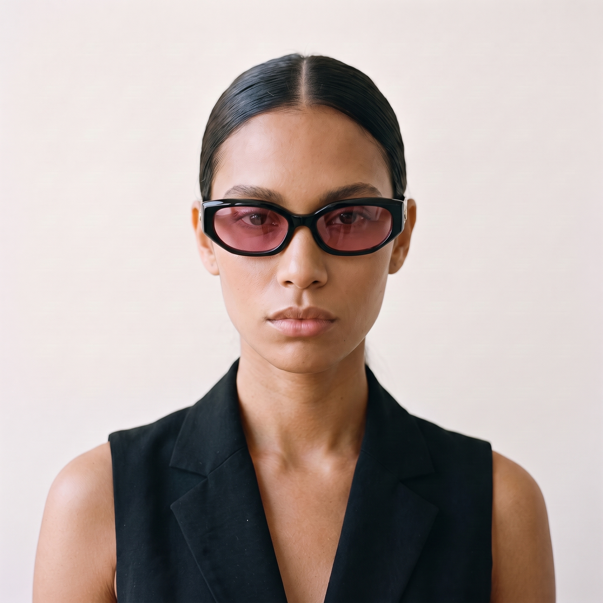 WYNWOOD Gloss Black / Pink — on face — women