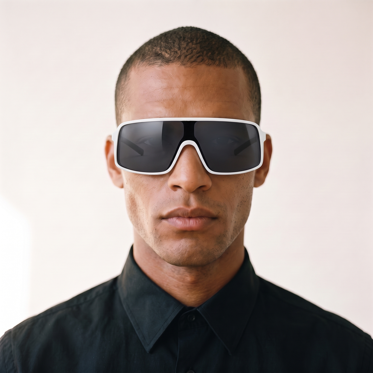 ZERO White / Gray — on face — men