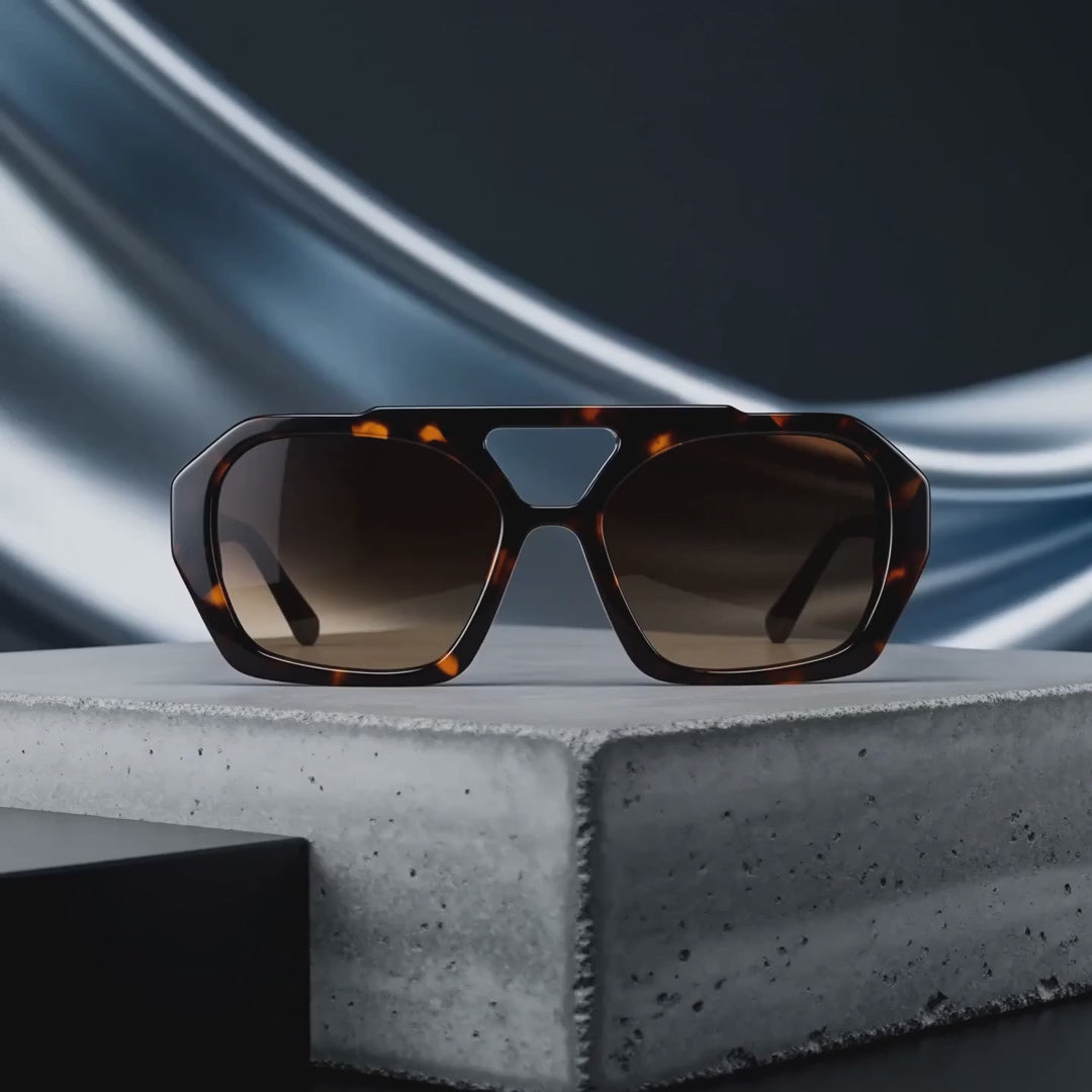 YORK Tortoise / Gloss Gold Havana Gradient — product video
