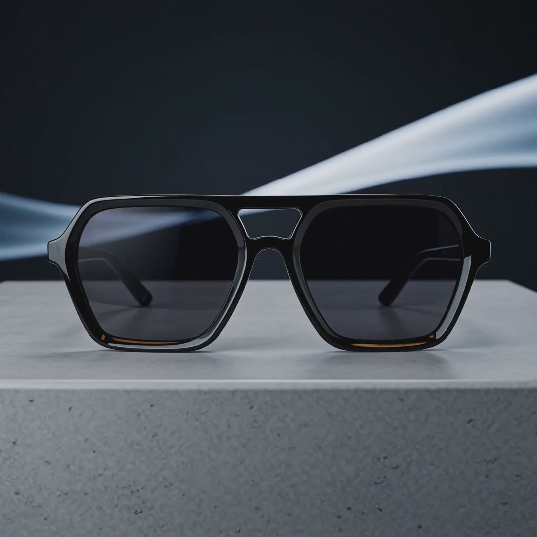 LE MANS Gloss Black / Light Gray — product video
